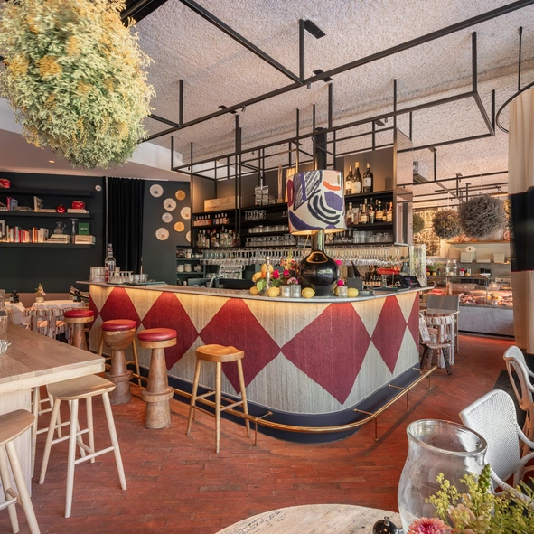 Interieur en bar op maat voor Italiaans restaurant in Knokke